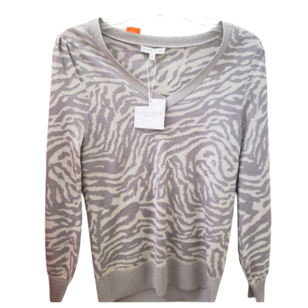 NWT- Anna Cate Amy Sweater